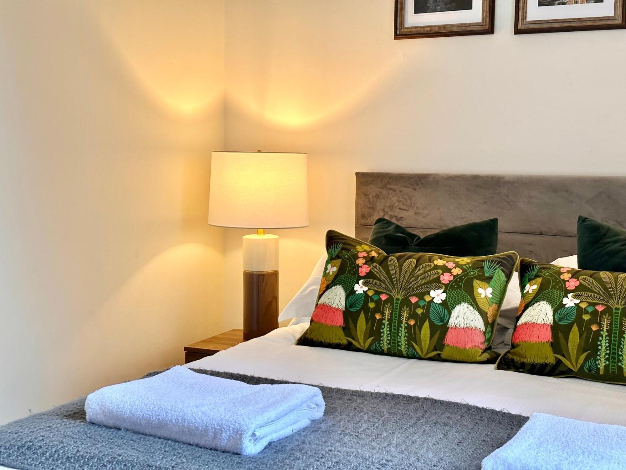 דירות יורק Clifford'S Reach At Bluebridge Court With Free Parking מראה חיצוני תמונה