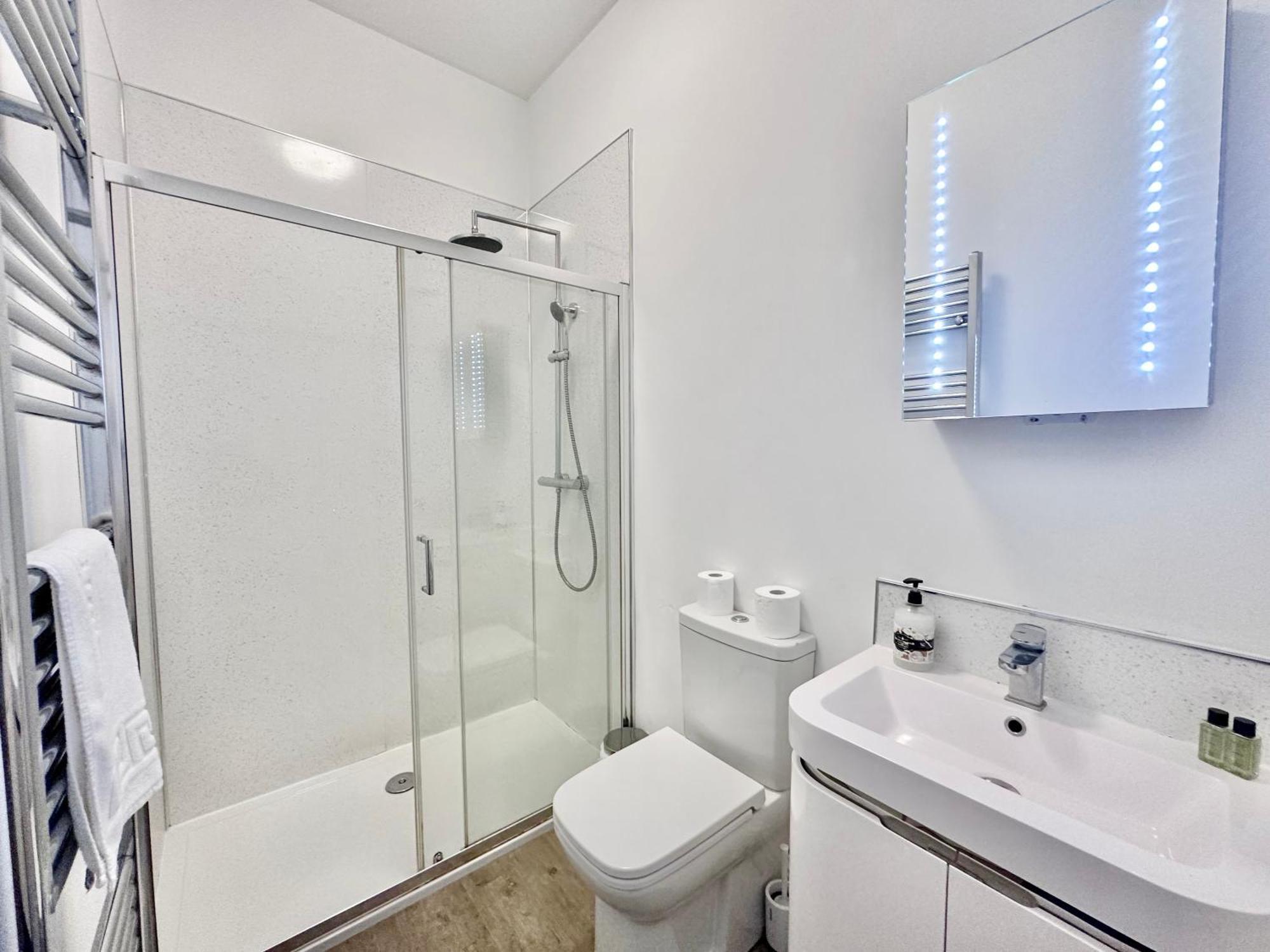 דירות יורק Clifford'S Reach At Bluebridge Court With Free Parking מראה חיצוני תמונה